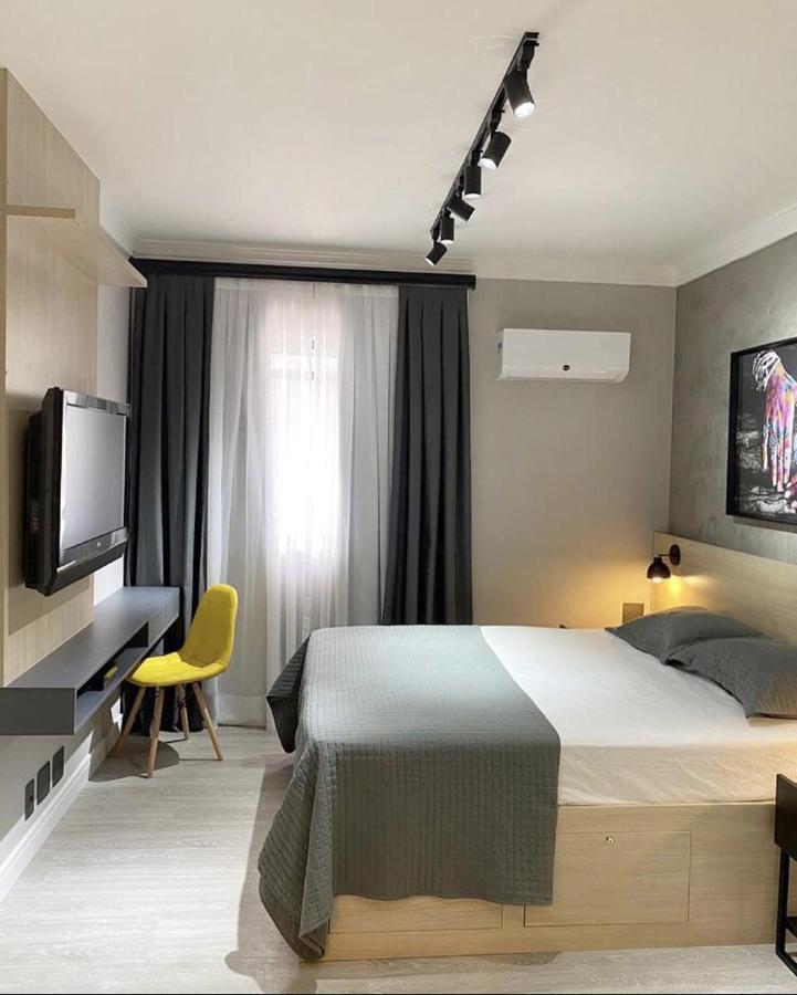 Studio Moderno - Jardins: Cama Queen, Ar E Garagem Сан-Пауло Экстерьер фото